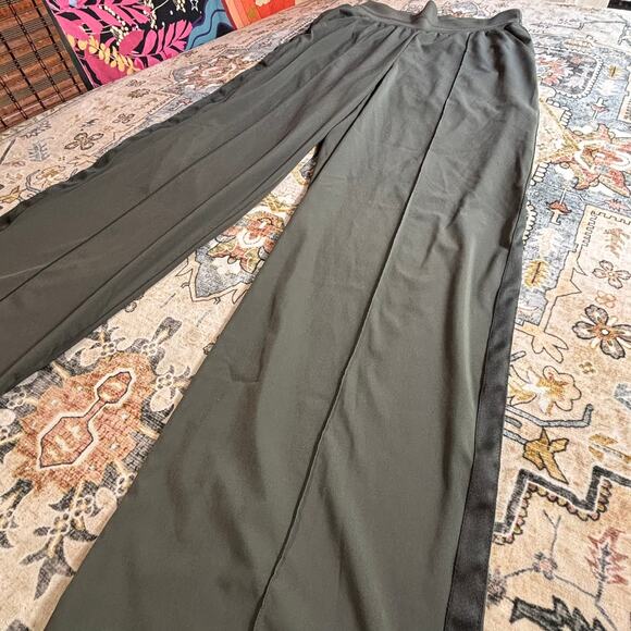 Athleta Nolita Wide Leg Pants Army Green Outdoor Athletic Gym Yoga Pant Size 10 - Picture 3 of 13
